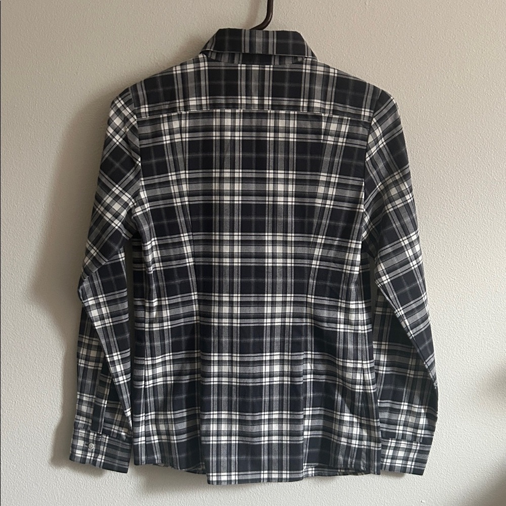 Artigiano Women's  Black/White Plaid Ruffle Placket Button Down Blouse. 38 - Picture 6 of 11